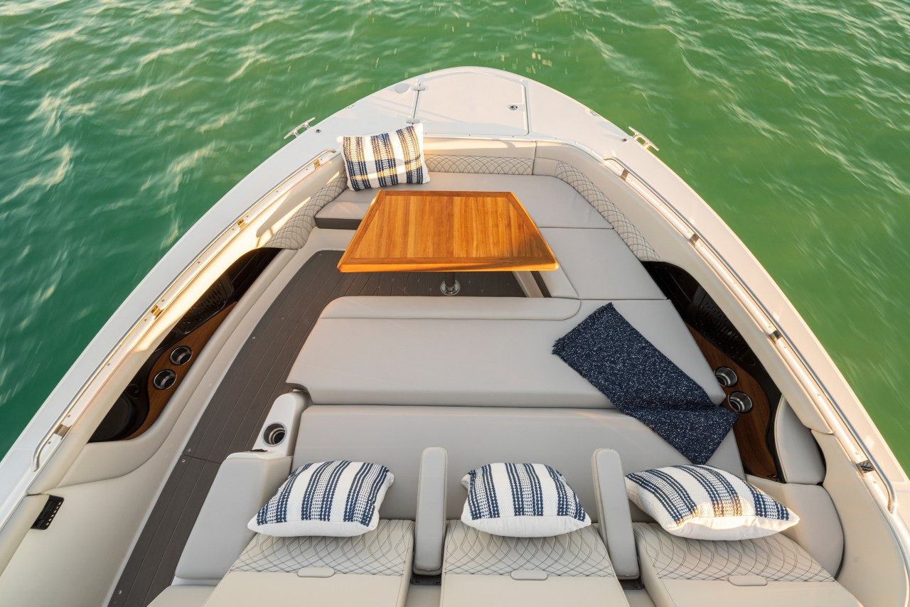 bow lounge in sundancer 370 outboard